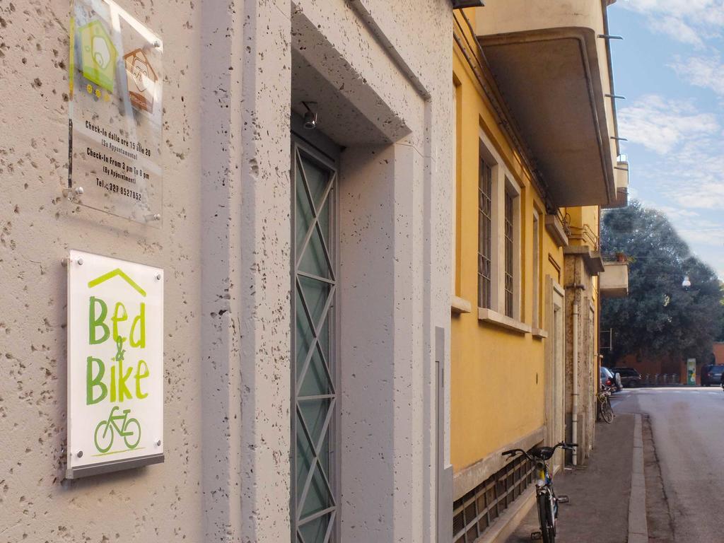 Bed & Bike Ferrara Bed & Breakfast Bagian luar foto