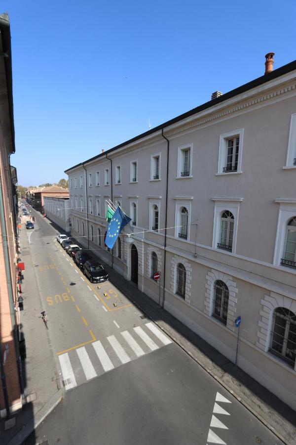 Bed & Bike Ferrara Bed & Breakfast Bagian luar foto